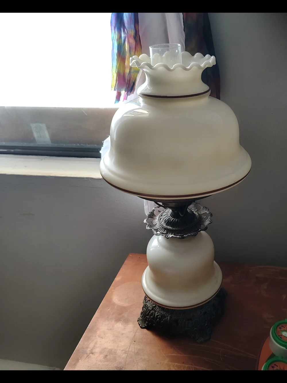 Quoizel Vintage 1973 Gone With The Wind Milk Glass Hurricane Lamp